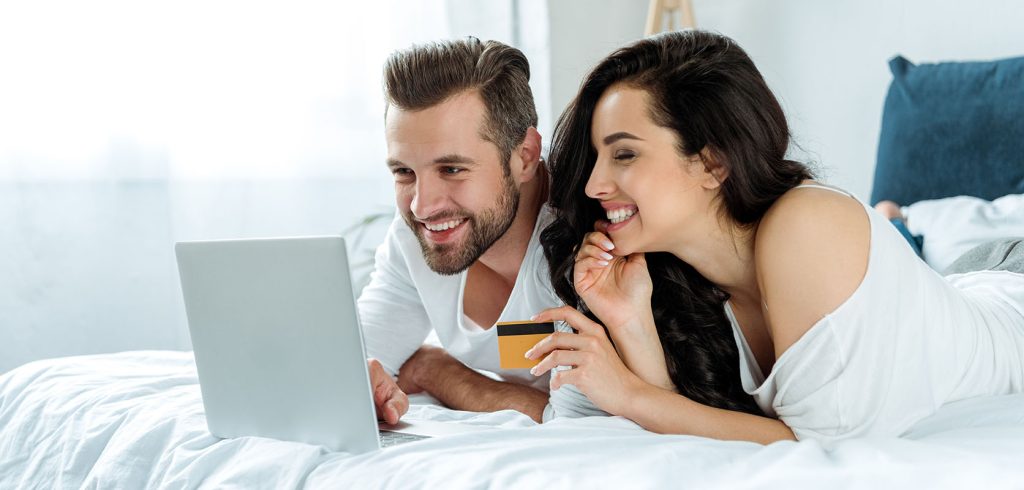 couple enjoying online shopping