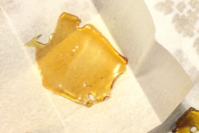 light shatter dab drub cannabis concentrate for sale at an online dispensary in Canada