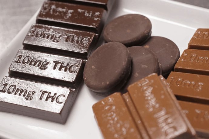 In today’s blog, we’ll look into how it feels to eat a high-dose THC edible, benefits you may enjoy, & where you can buy high THC edibles online.