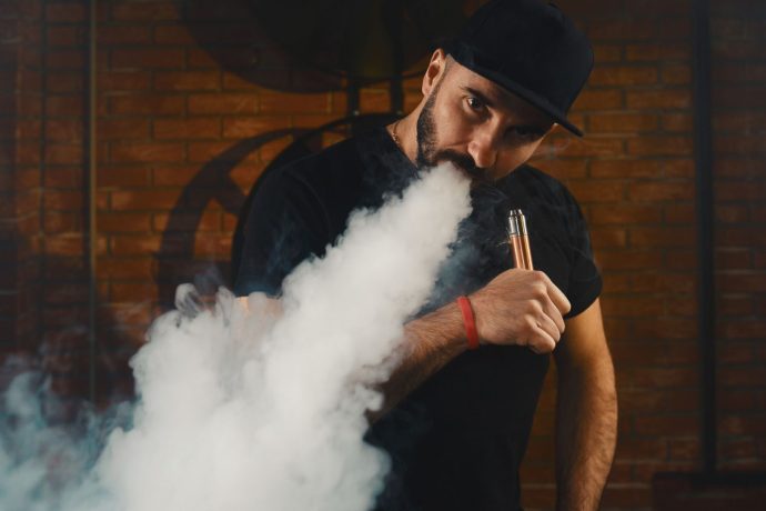 There are thousands of weed vape pens in the Canadian cannabis market. However, not everyone is familiar with this high-tech method of consuming cannabis extracts. 