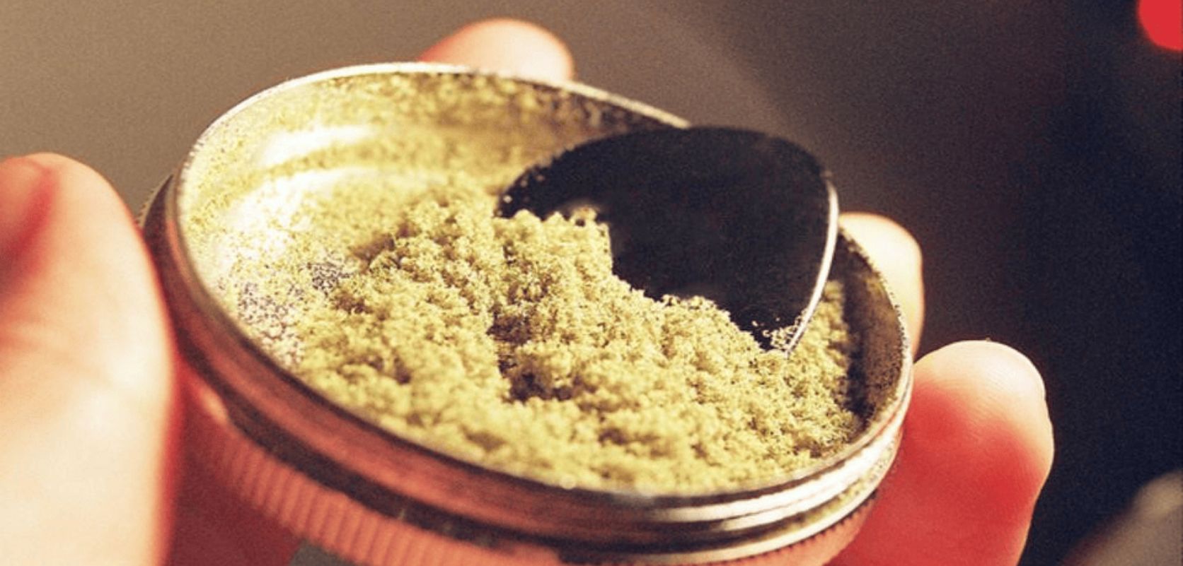 This is the easiest and most popular way to make keef weed at home. This method is used when you don’t need huge amounts of kief.