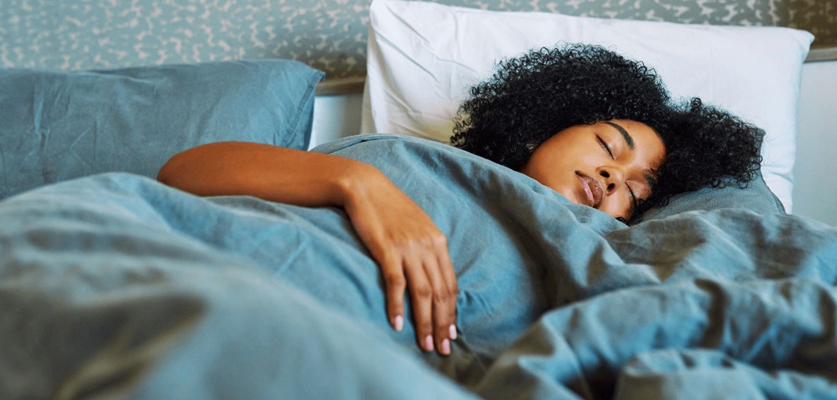 Cannabidiol is known for its relaxing and calming effects on the nervous system. This suggests it may effectively promote sleep quality and quantity in people with insomnia.