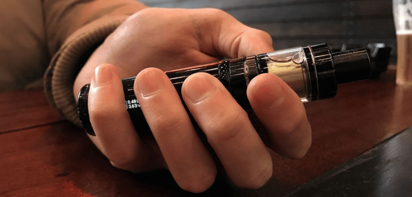Dab pens have a wide range of applications compared to dry herb vapourizers and oil pens. 